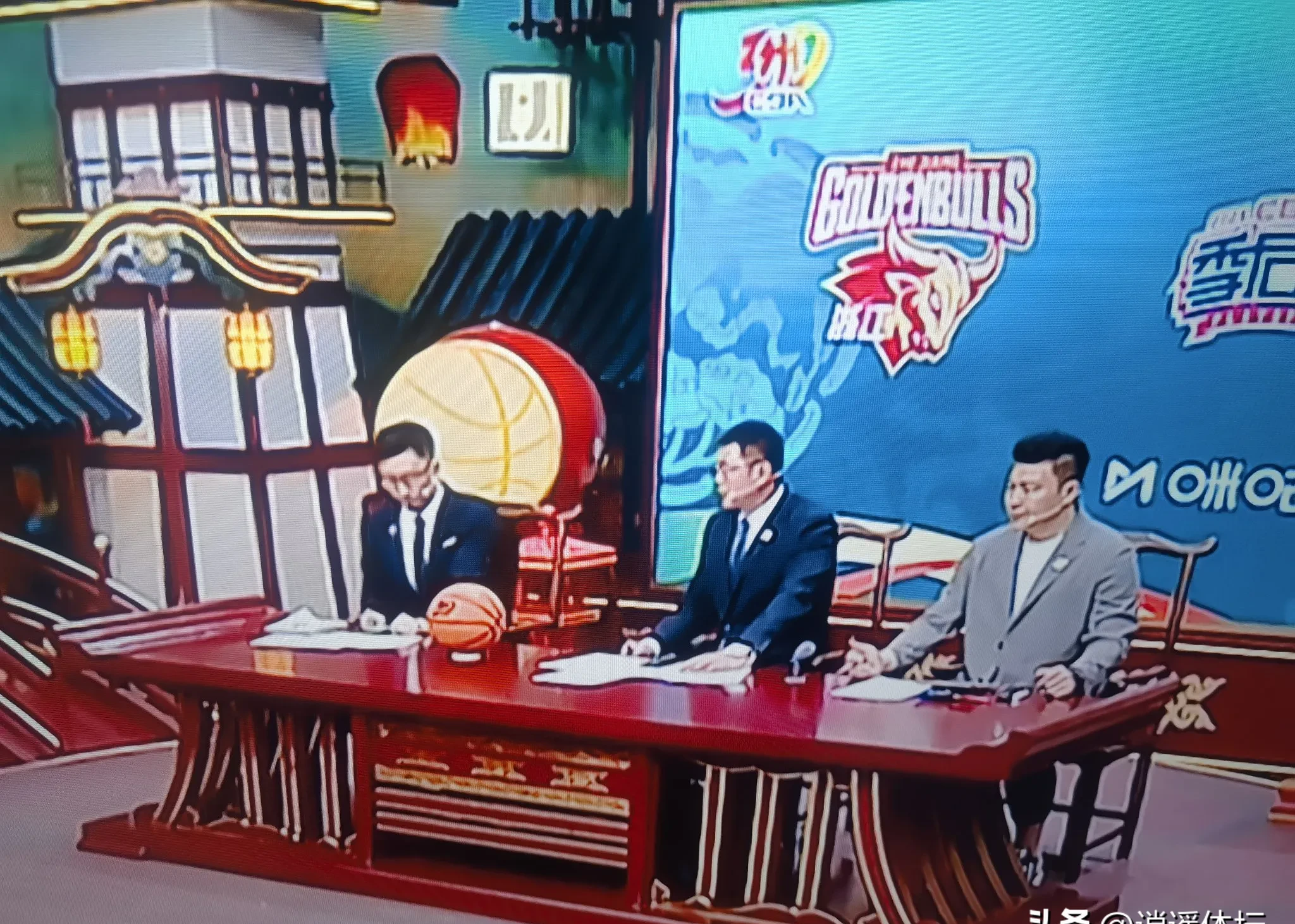 关键时刻CBA常规赛焦点战；埃因霍温主帅复盘；球迷炸锅；阵容厚度经受考验的简单介绍