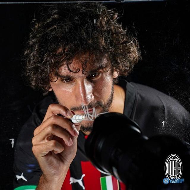 包含里尔发布备战花絮，转会期队长鼓劲，意大利杯任务艰巨，轮换策略成焦点的词条