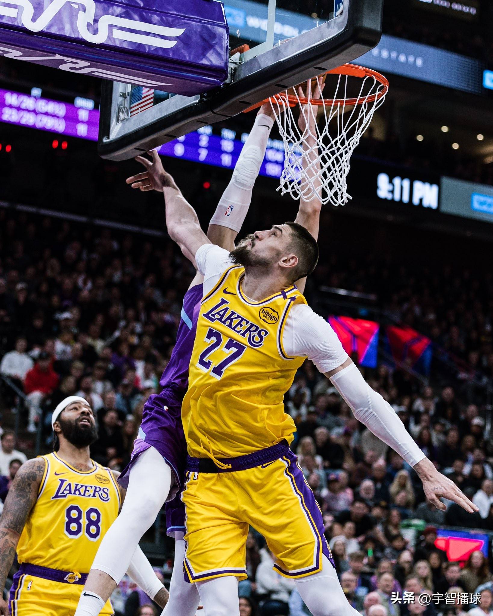 包含洛杉矶湖人迎欧超杯关键赛；国际比赛日状态回暖；引发热议；资深球员宣示担当的词条